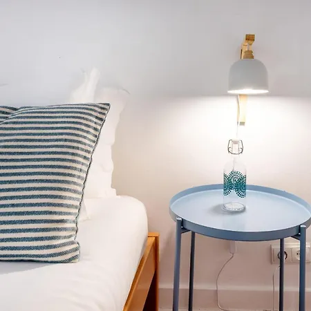 Cozy Coastal Flat In Lapa Quarters By Guestready *