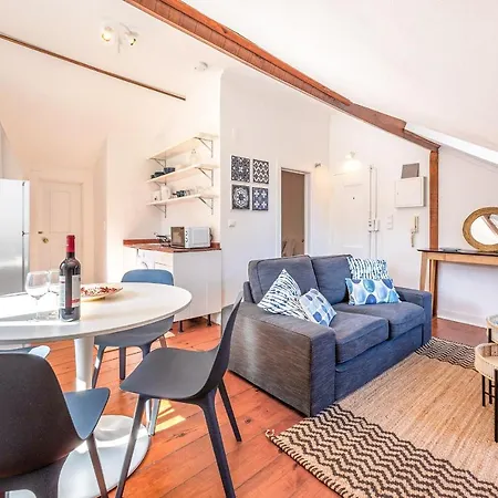 Cozy Coastal Flat In Lapa Quarters By Guestready * Lisboa