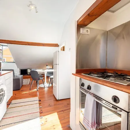 Appartement Cozy Coastal Flat In Lapa Quarters By Guestready Lisboa